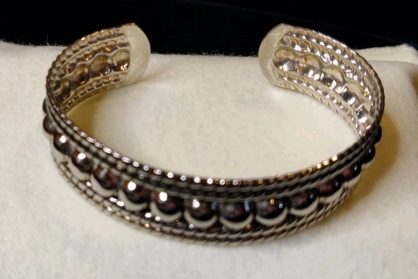 Beautiful Cuff Bracelet Silver Tone Textured 5/8″ Wide x 2.5″ Across Stud BOHO