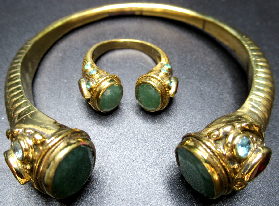 Gorgeous Genuine Jade Garnet Stone Cuff Ring
