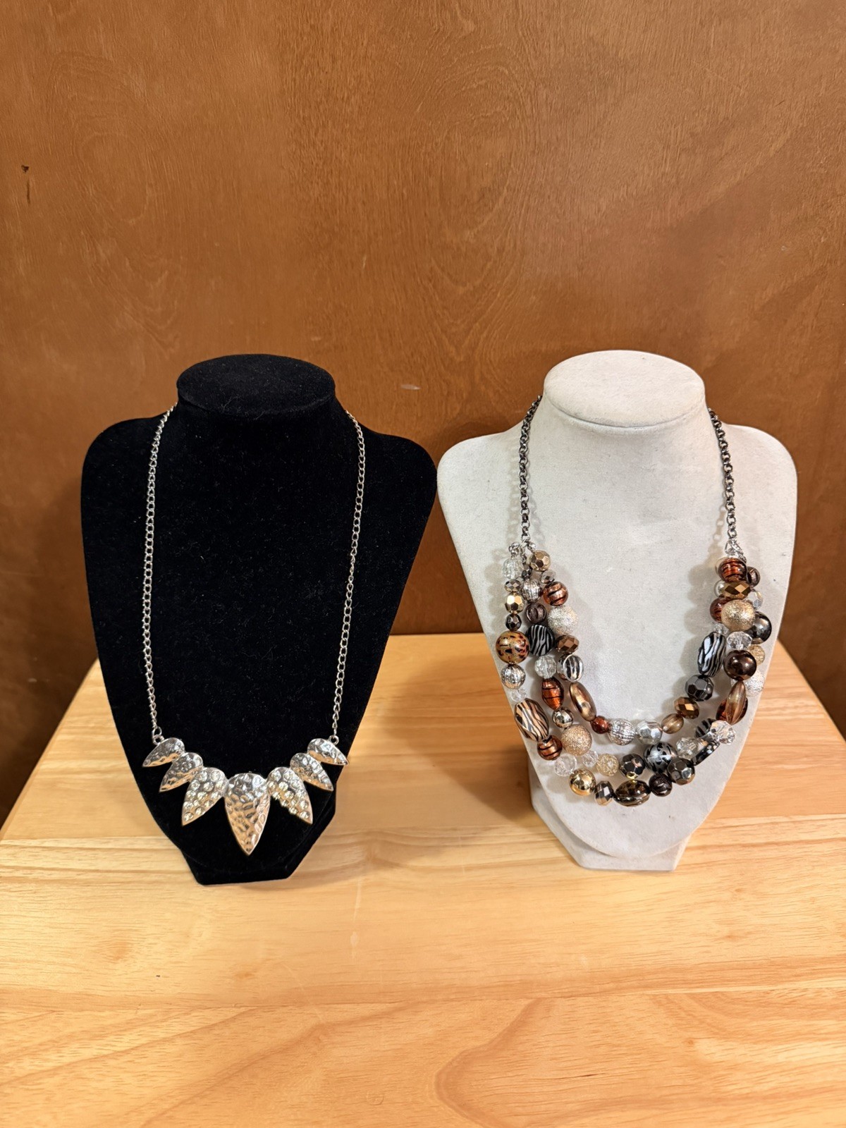 Lot of 8 Varied Necklaces for Young Women Fashion Jewelry – Modern Fashion