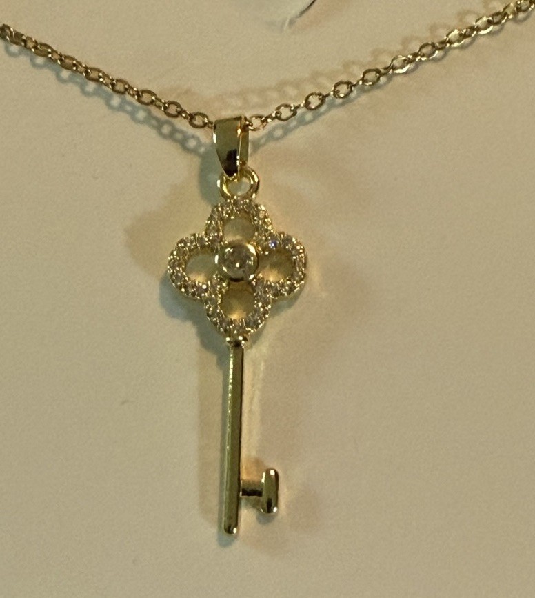 Boutique Necklace Key/with CZs Gold Plating