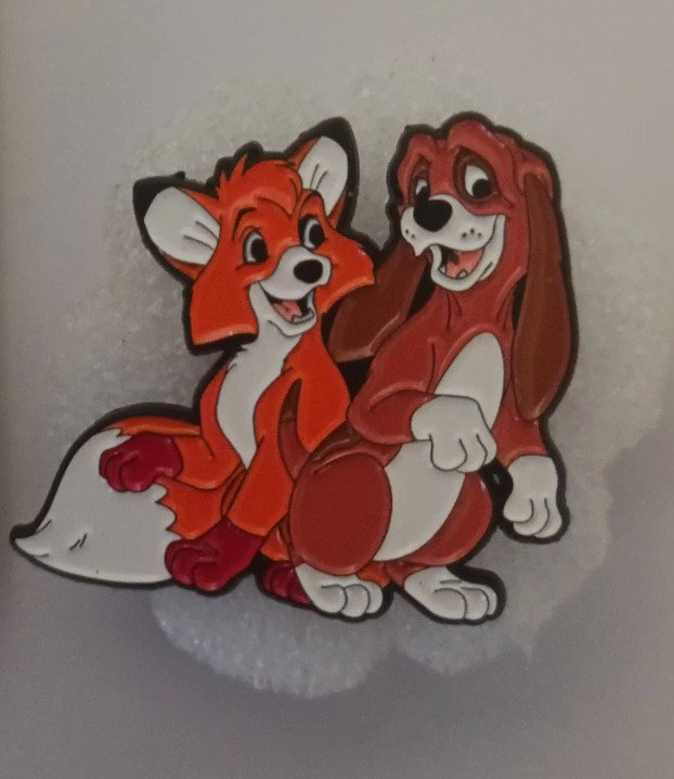 FOX AND HOUND-PIN-2 OR MORE PINS SHIPPING IS $5.49-SPEND $20 SHIPPING IS FREE