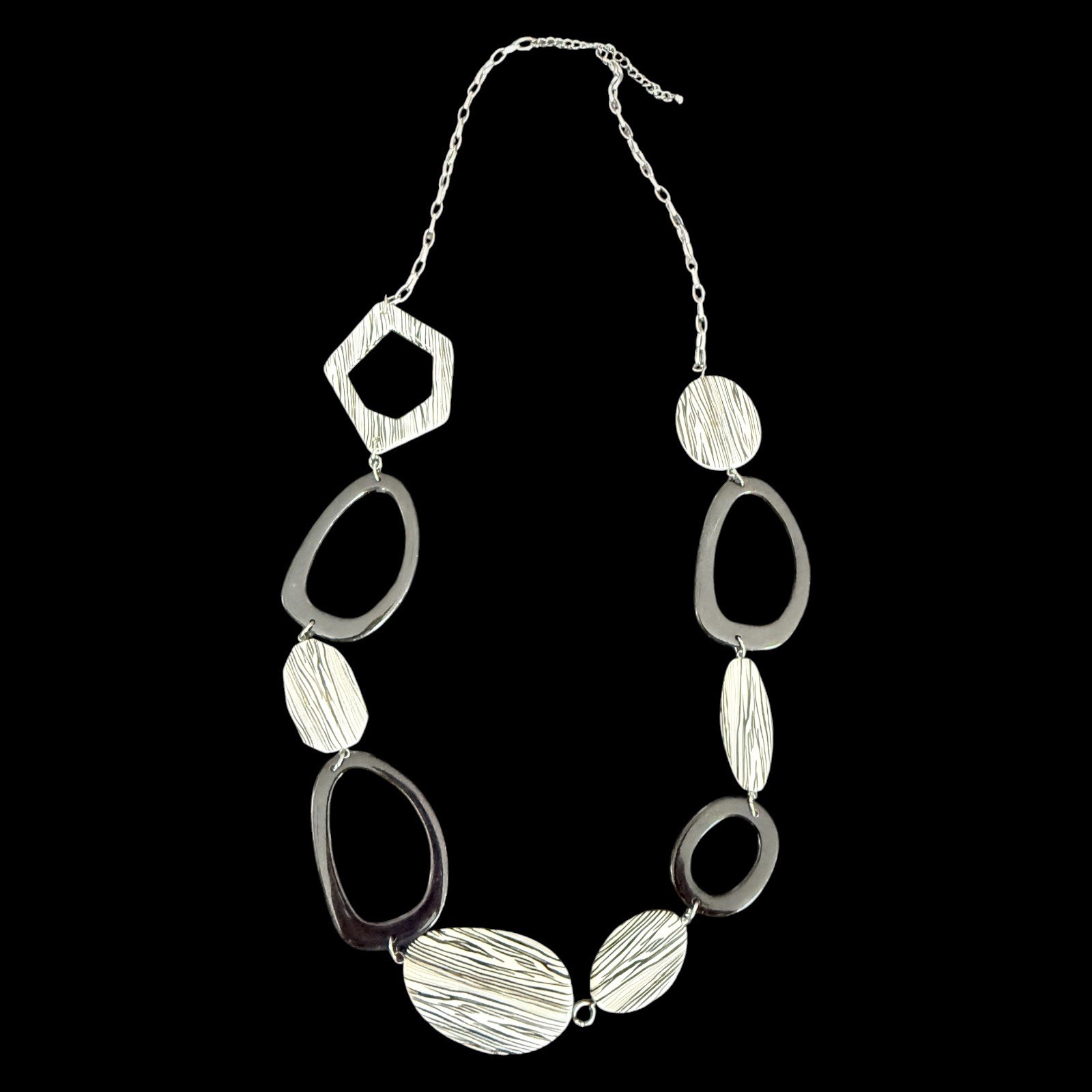 Chico’s Geometric Abstract Link Statement Necklace Silver Tone Black White Resin