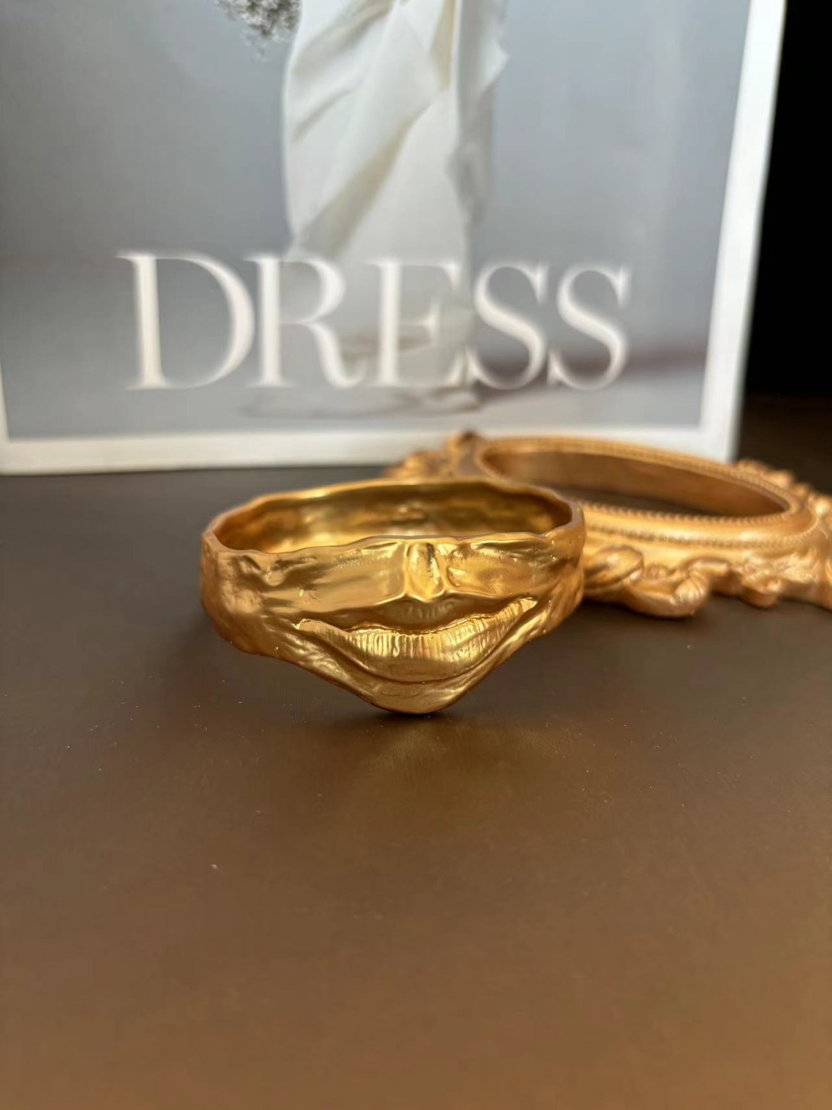 🎁🎁AUTHENTIC High Quality Schiaparelli Classic Pattern Gold Bracelet Bangl Gift