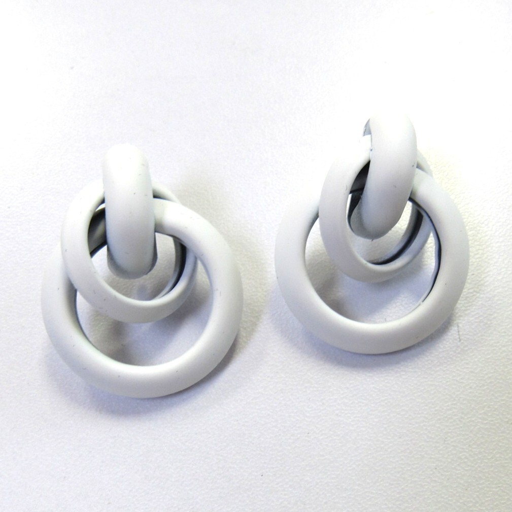 Summer White Twist Loop Design Pierced Earrings # 027 New