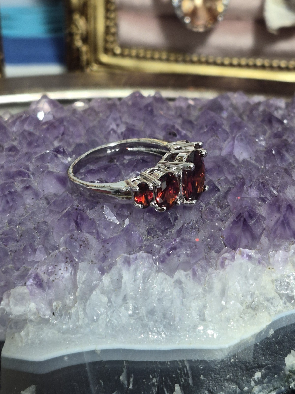 Ladies Size 8 Sterling 925 Silver Oval Garnet Color Rhinestone Ring B630
