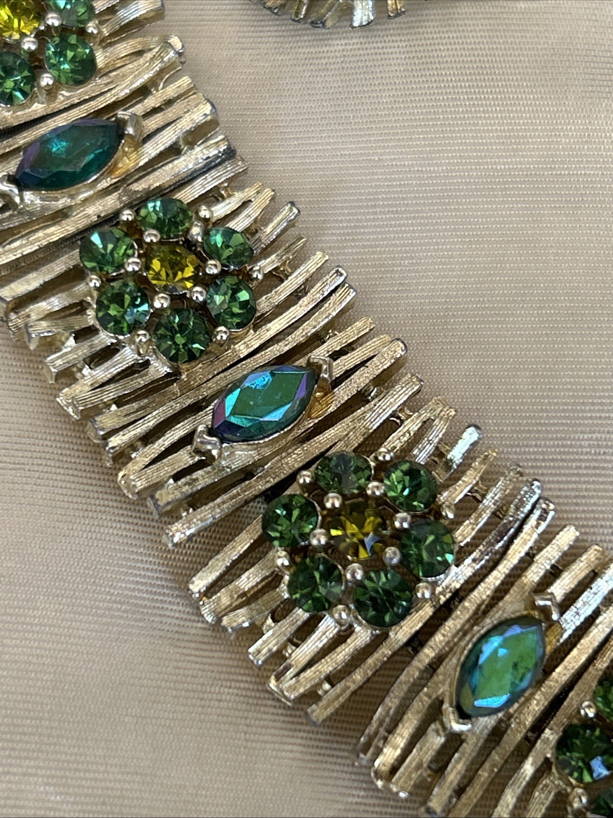 Vtg Signed LISNER Green Rhinestone Set Starburst Brooch Bracelet Earrings