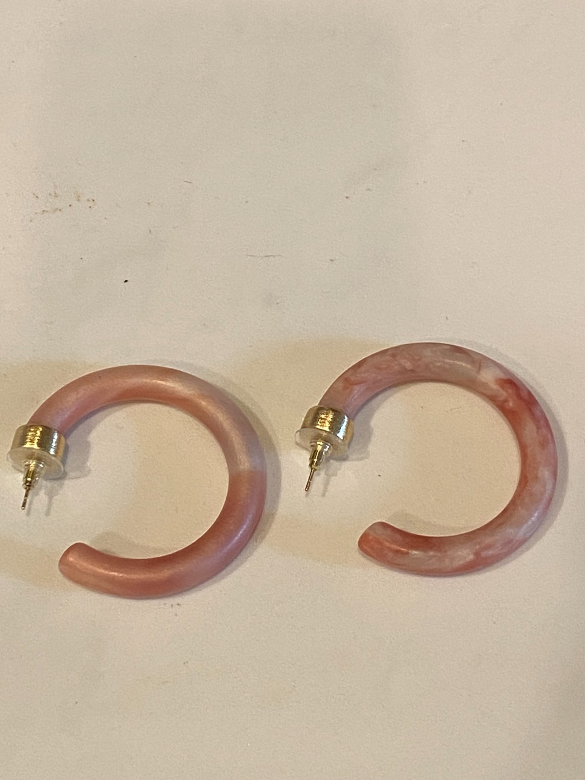 Kendra Scott Pink Mauve Savannah Resin Gold Hoop Earrings