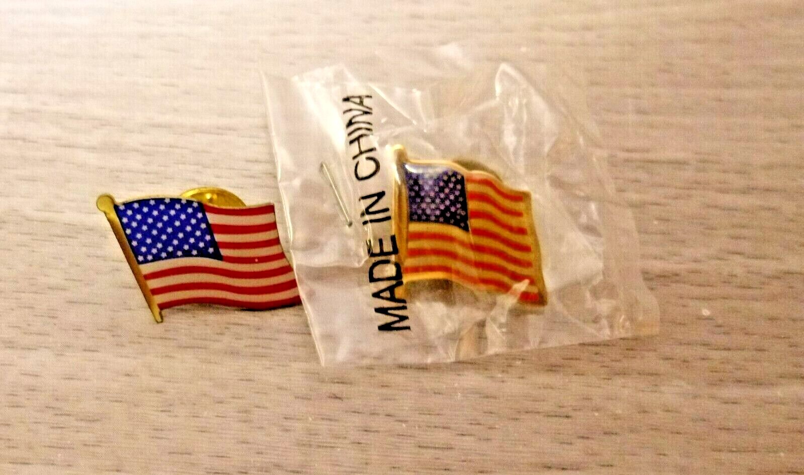 AMERICAN FLAG ENAMEL LAPEL PIN GOLD BORDER USA US United States TIE TACK BADGE