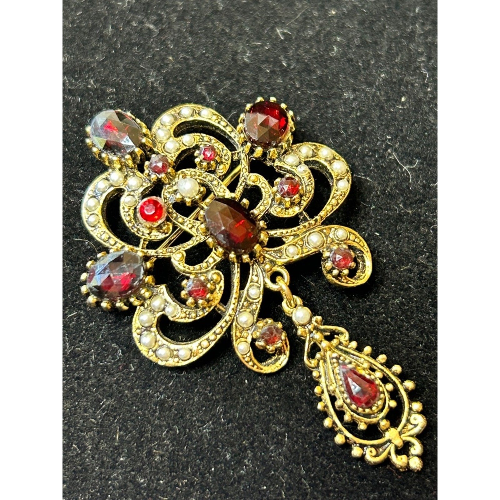 Gold-Tone Red Cabochon Filigree Pendant Brooch – Unbranded