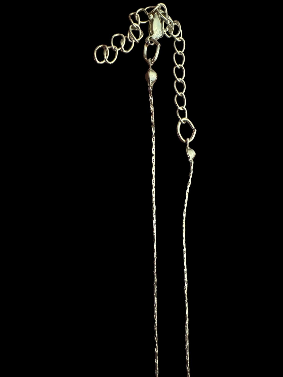 Modern Trendy Silver Tone Twisted Intertwined Circles Necklace, Silver Tone P2