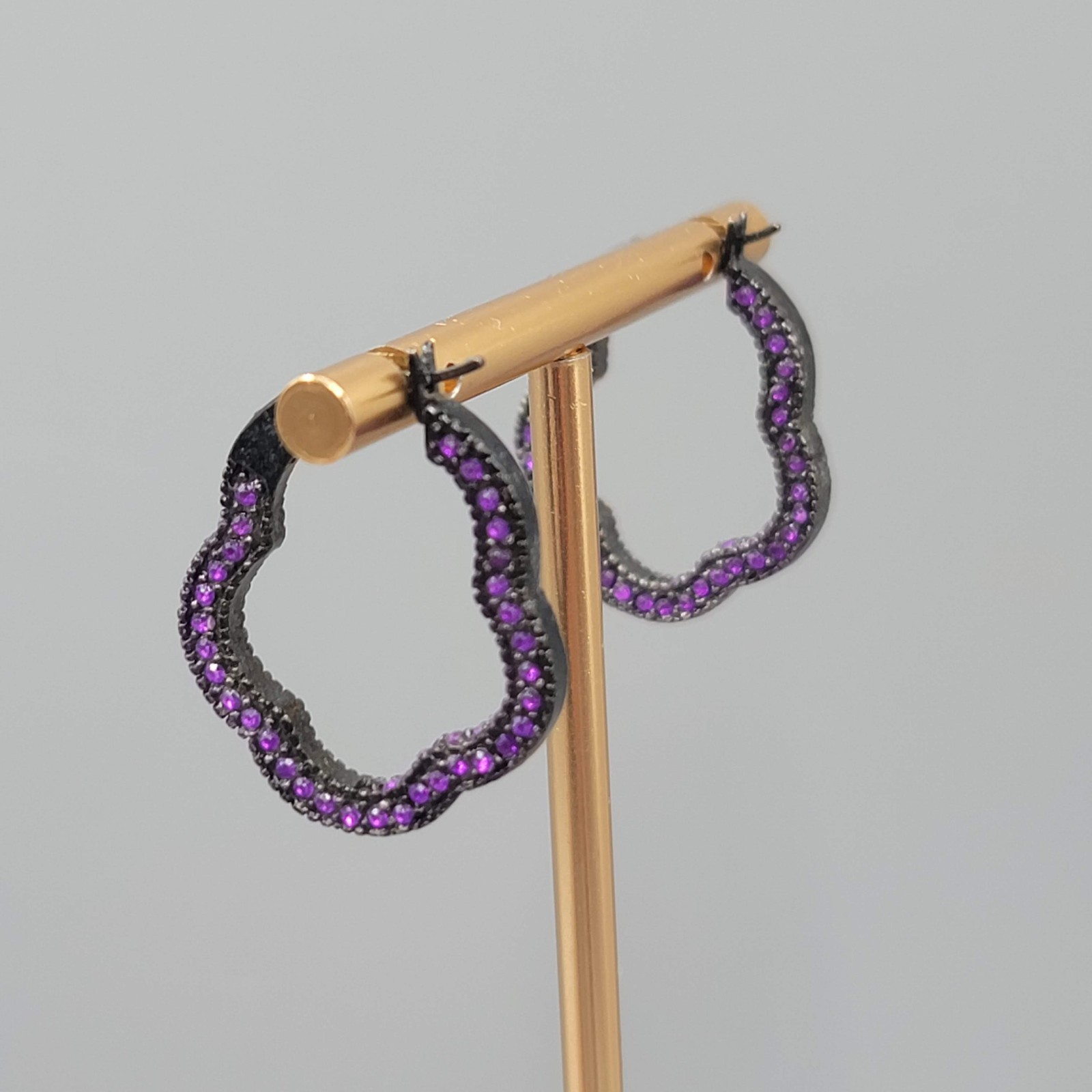 Scallop Hoops Purple Crystal Pierced Earrings Black Enamel Drop 1 1/8″