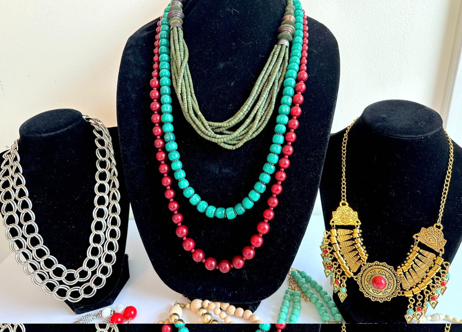 Lot of 10 Necklaces Mixed Materials & Designs Vintage & Contemporary N-52