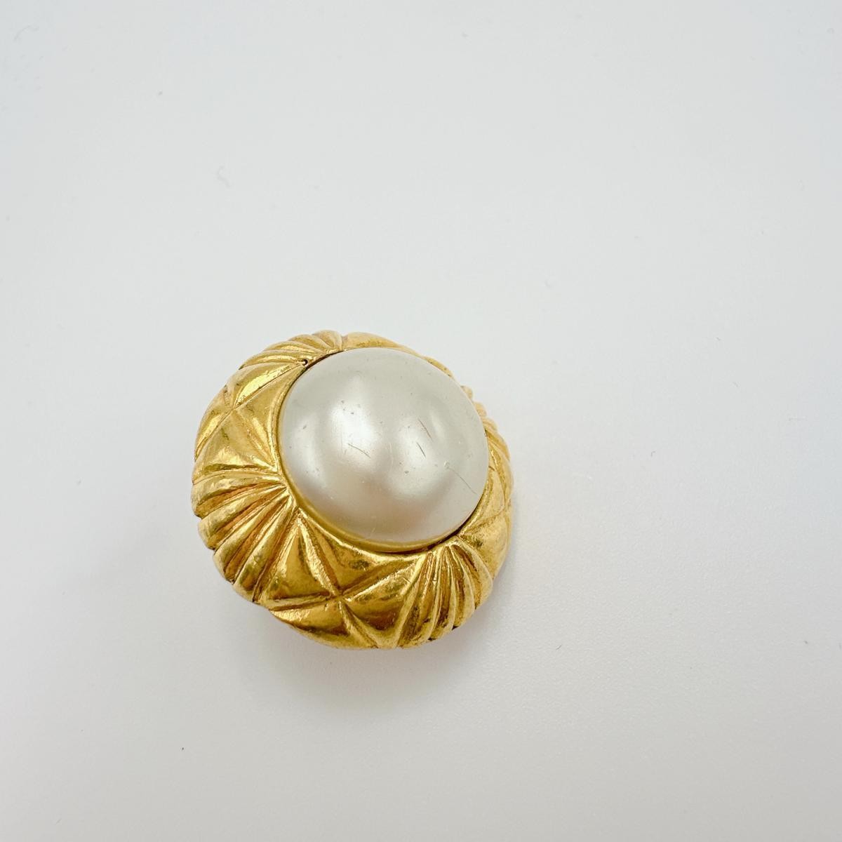 CHANEL Vintage Gold Plated Earring Fashion Jewelry Accessories Gold Women