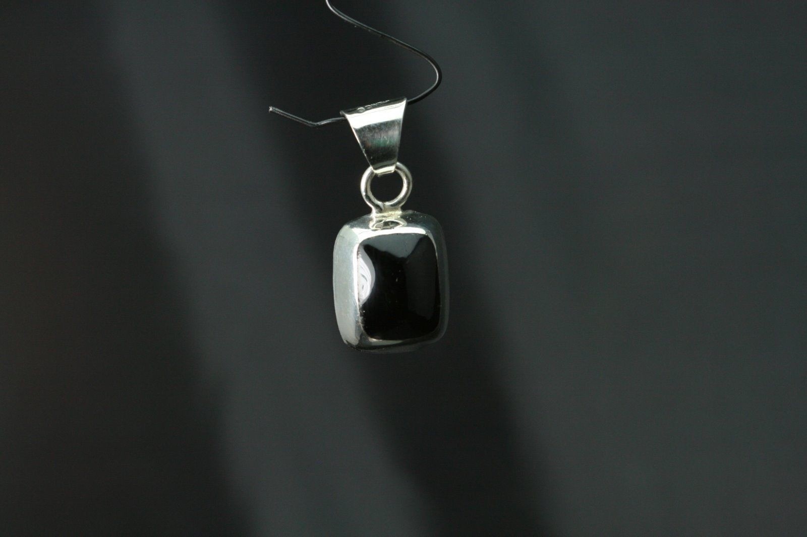 925 Sterling Silver Square Onyx Slider Pendant 9.4 grams (PEN1610)