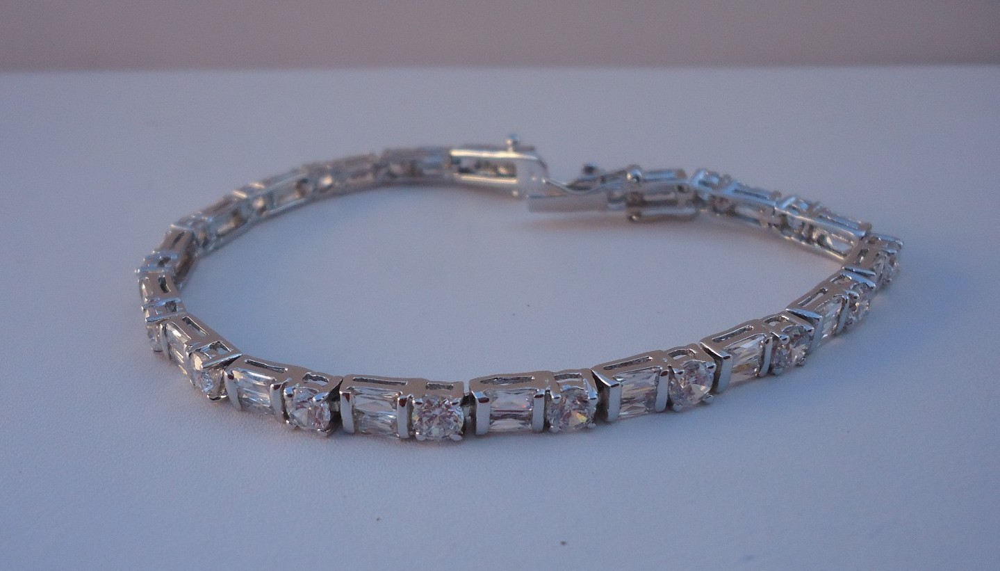 925 STERLING SILVER LADIES TENNIS BRACELET18ct LAB CREATED DIAMOND / 7.5” LONG