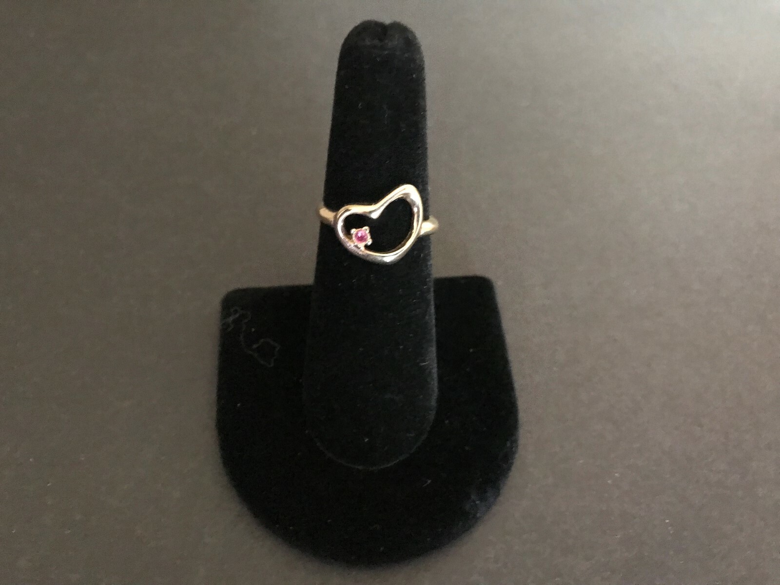 Brass Tone Ring Heart Tiny Red Rhinestone Size 6 Women’s Vintage Rough Poor Bad