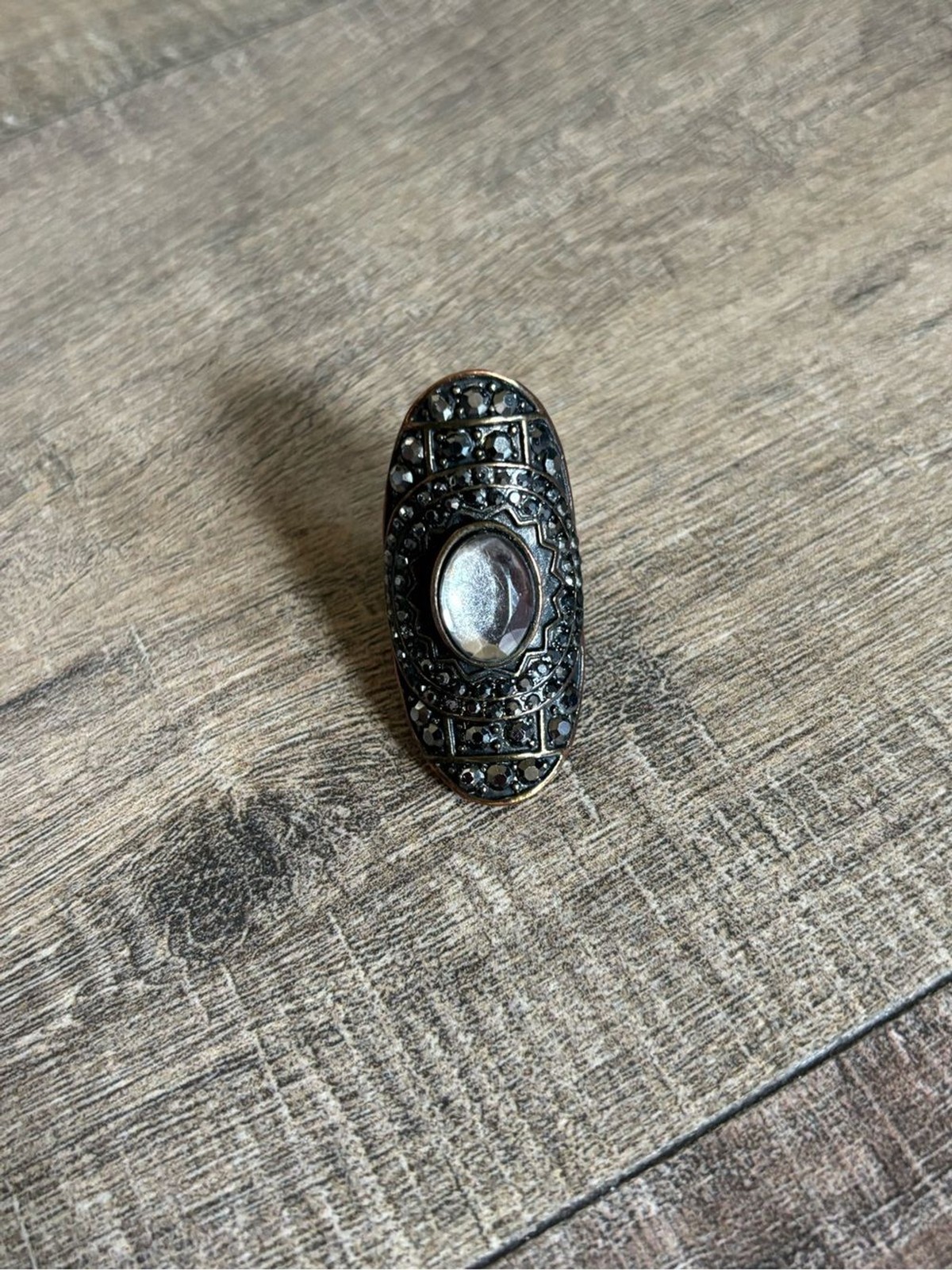 Vintage women size 13.5 dark metal black clear rhinestone statement knuckle ring
