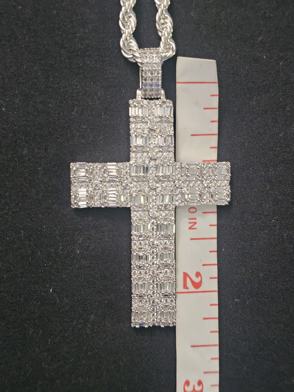 24in 925.silver-plated brass-3.7mm Rope chain w/baguette CZs large cross