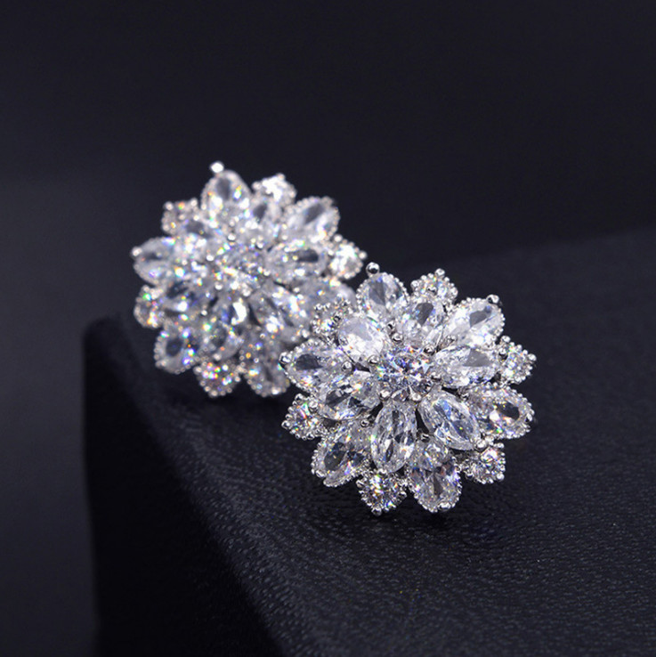 White Gold Big Size CZ Cluster Flower Snowflake Stud Earrings 20mm/0.8″ Box PE50