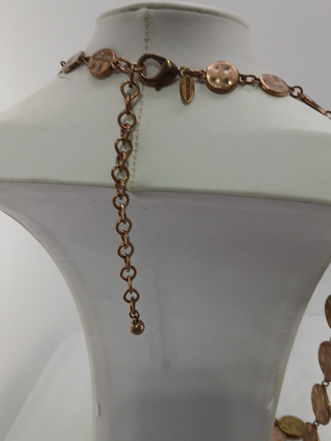 CHICO’S mixed metals hammered graduated discs stations design 36 in necklace