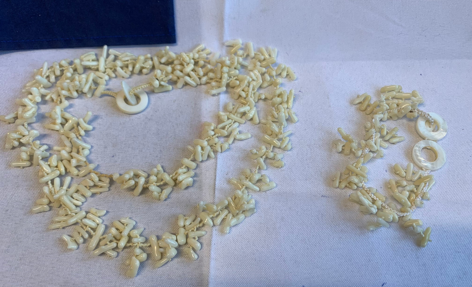 White Coral Branch Hand Knotted Jewelry Set 36″ Necklace & 7.5″ Bracelet