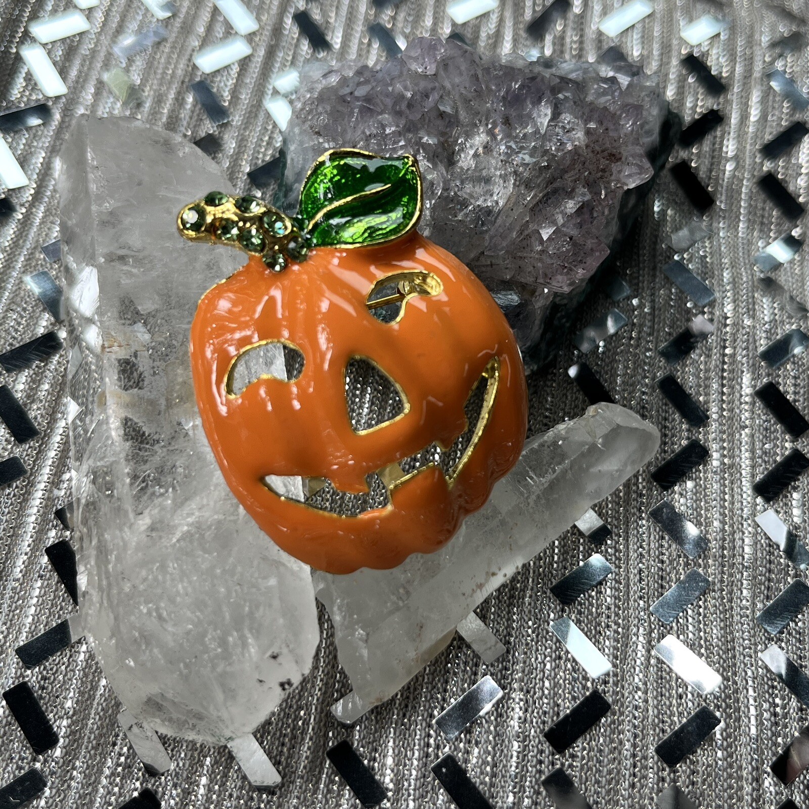Nollia Orange Halloween Pumpkin Pin Brooch Bling Stem Jack-O-Lantern Ceramic