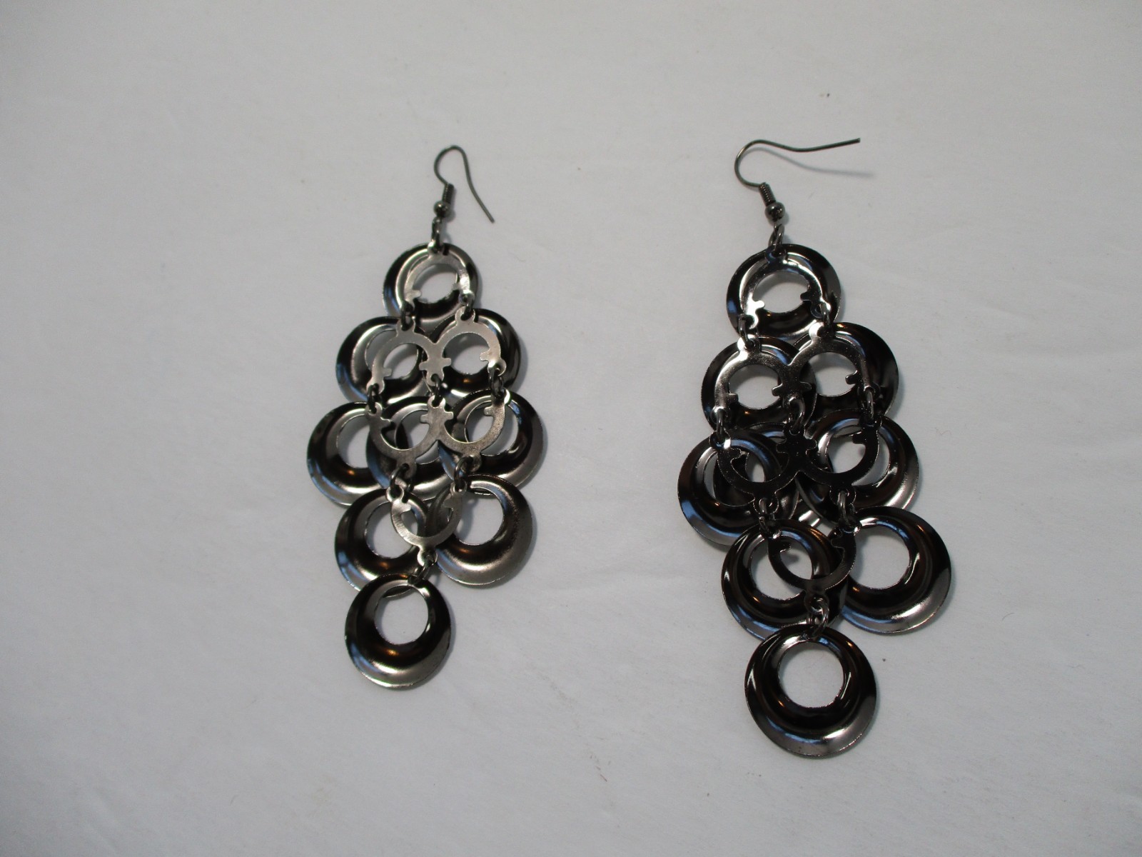 Dangle Earrings 3.5in Pierced Black Shine Metal Lightweight Hook Layered Grapes