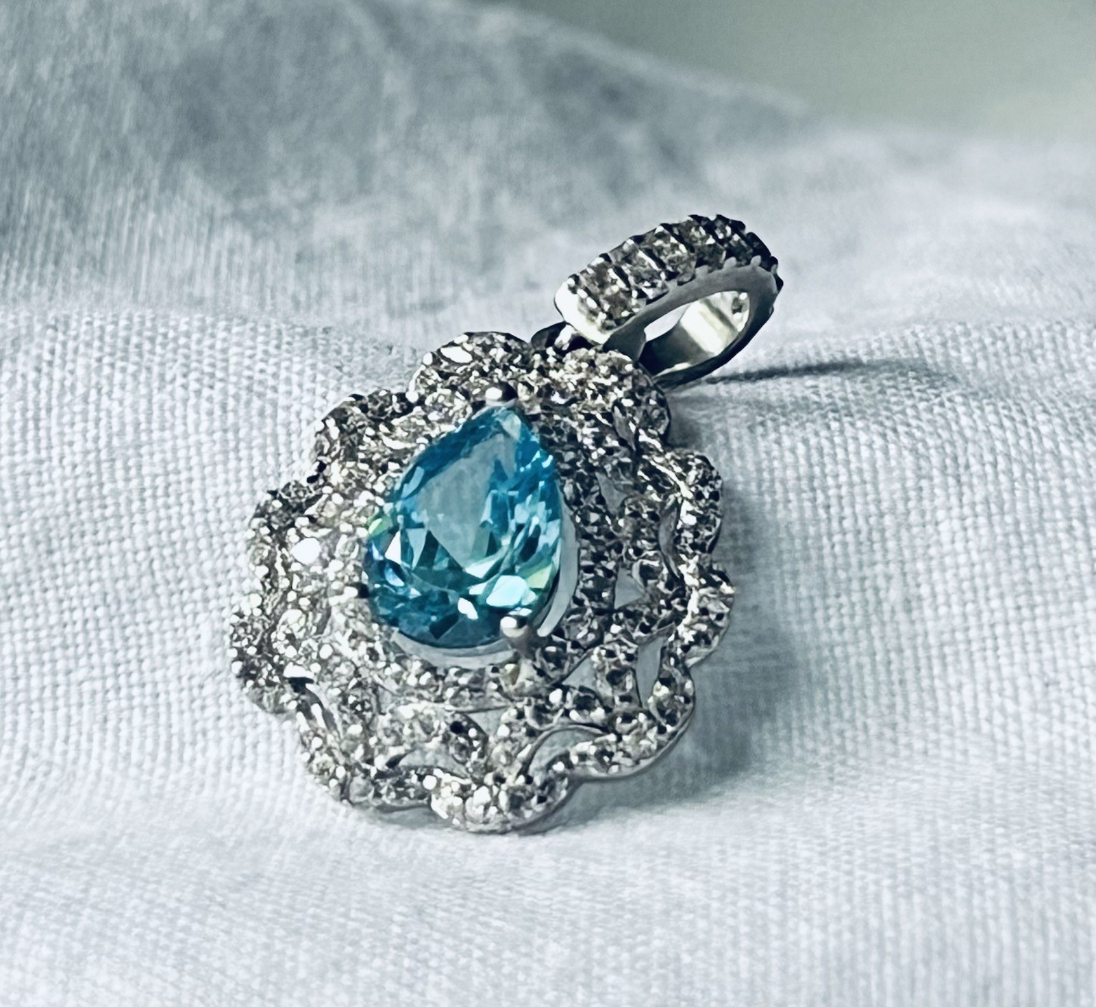 YGI Blue & White CZ Sterling Silver 925 Halo Pendant