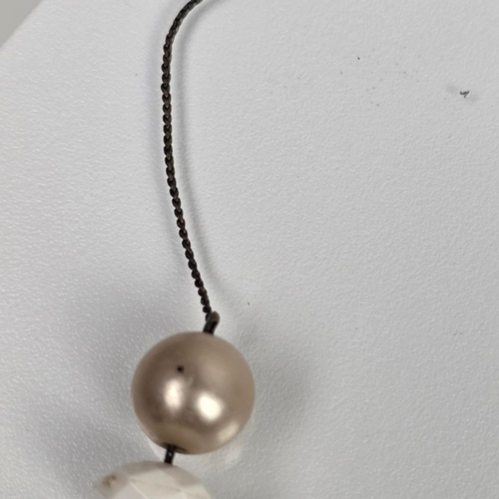 Source‎ Unknown Black and Gold Beaded Necklace