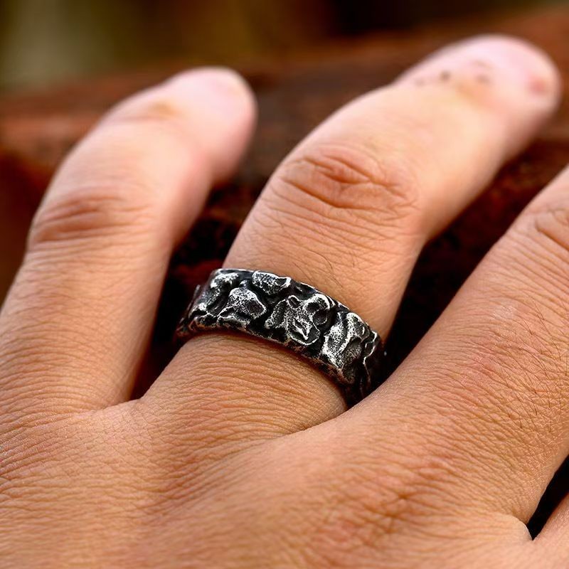 Rock Crack Viking Script Ring Titanium Steel Personalized Male and Female Ring