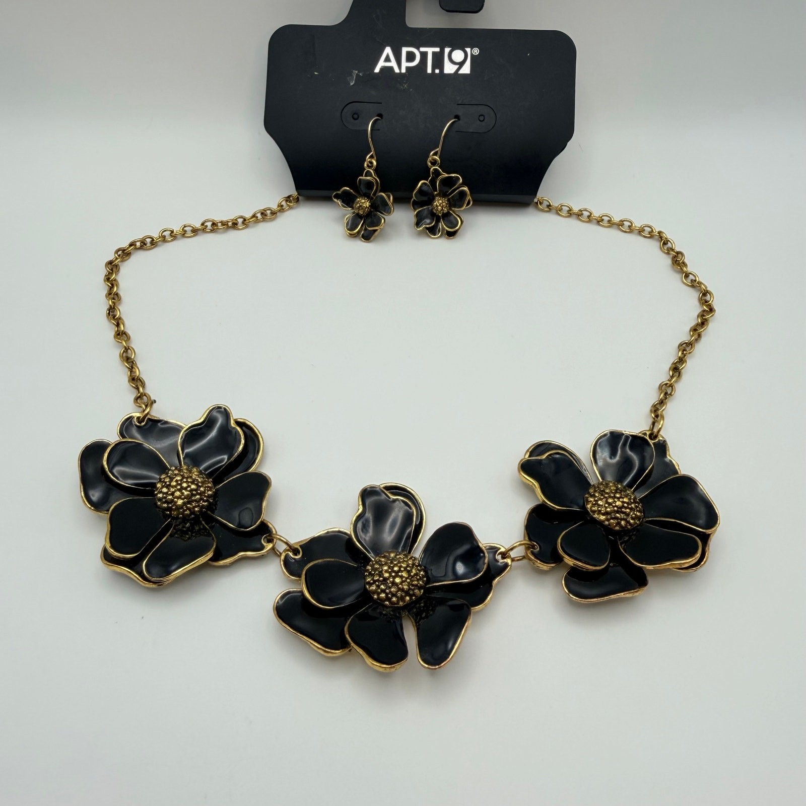 3/$25 – Apt. 9 Black Floral Necklace & Earrings Set