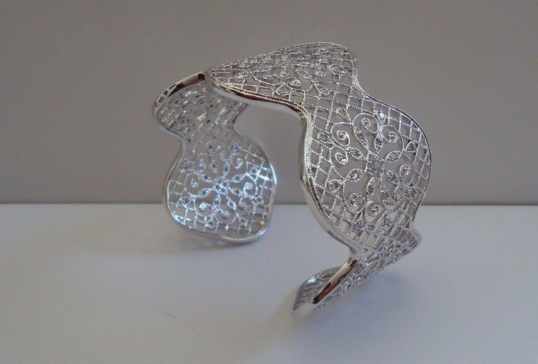 925 STERLING SILVER FLOWER FILIGREE OUTLINE BANGLE BRACELET W/ 2 CT ACCENTS