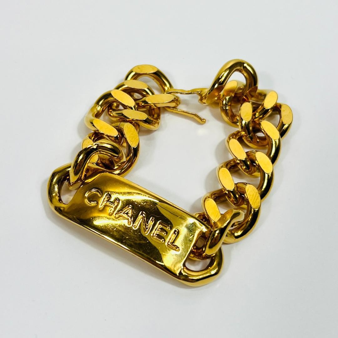 Chanel 93A Bracelet Chain Plate Logo Metal Gold Women Fashion Accessory Used