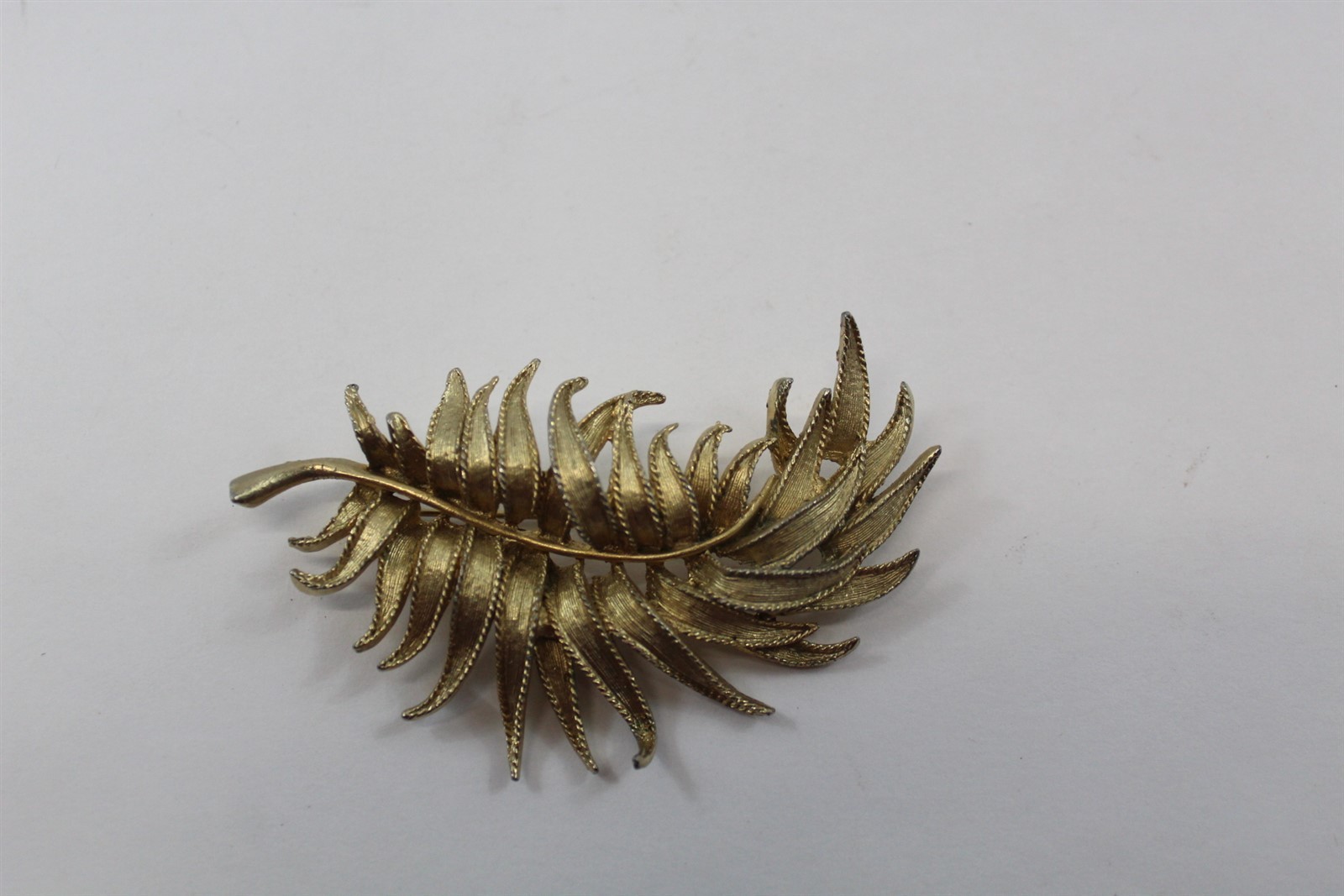 Brooch Fern Leaf Gold-Tone Alloy Signed B.S.K. 3 1/4″ Long Vintage