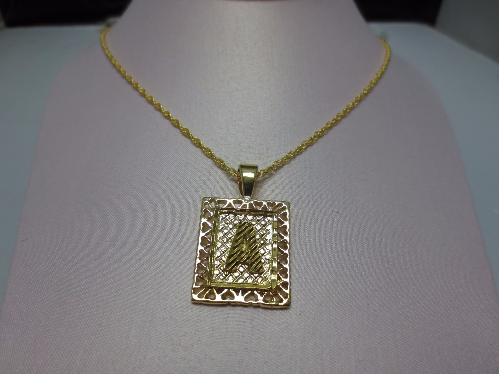 14KT GOLD EP 1 3/8 INCH FRAMED LETTER LARGE SQUARE INITIAL A-W & 30″ ROPE CHAIN