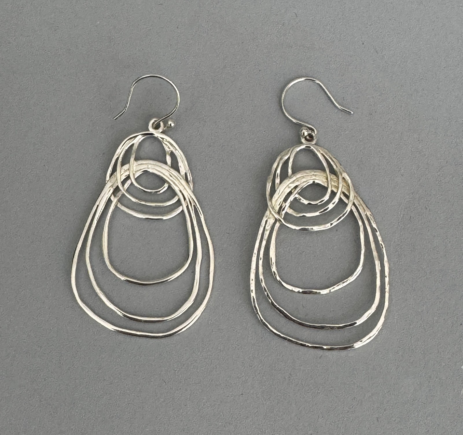 Silpada Pop the Bubbly Sterling Silver 925 Hammered Loop Earrings 2″×1″ Signed