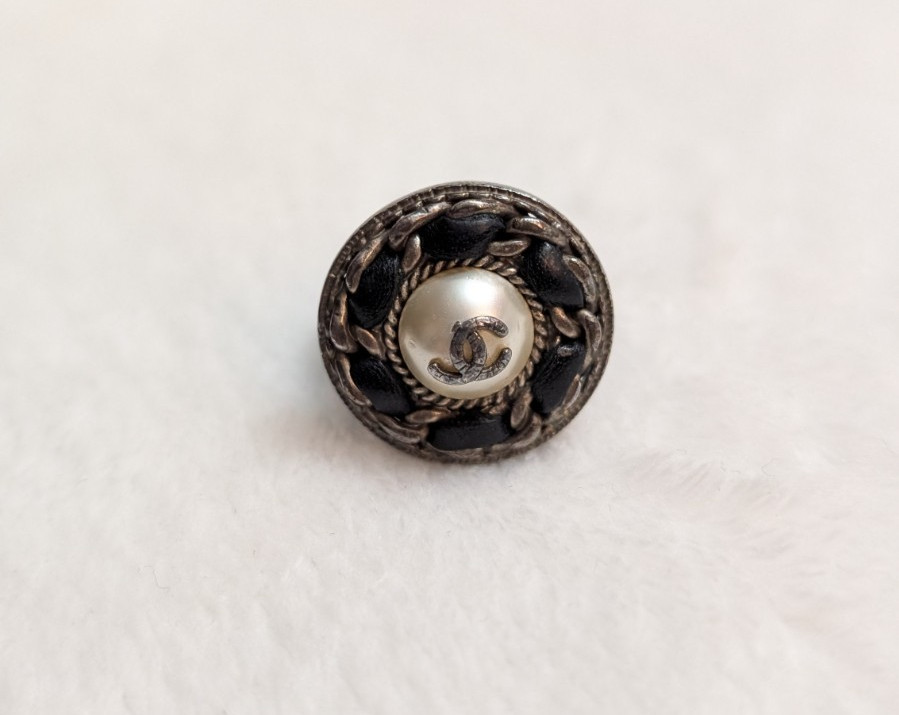 Authentic vintage CHANEL cc stamped ruthenium Ring Black US 6.5 with coa