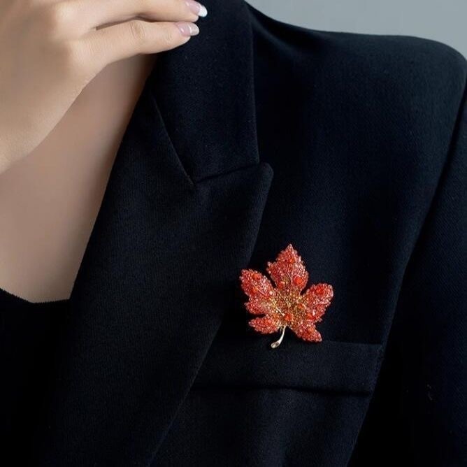 broochLuxury Flower Brooch Women’s Pin Accessories Crystal Simple Sunflower Broo
