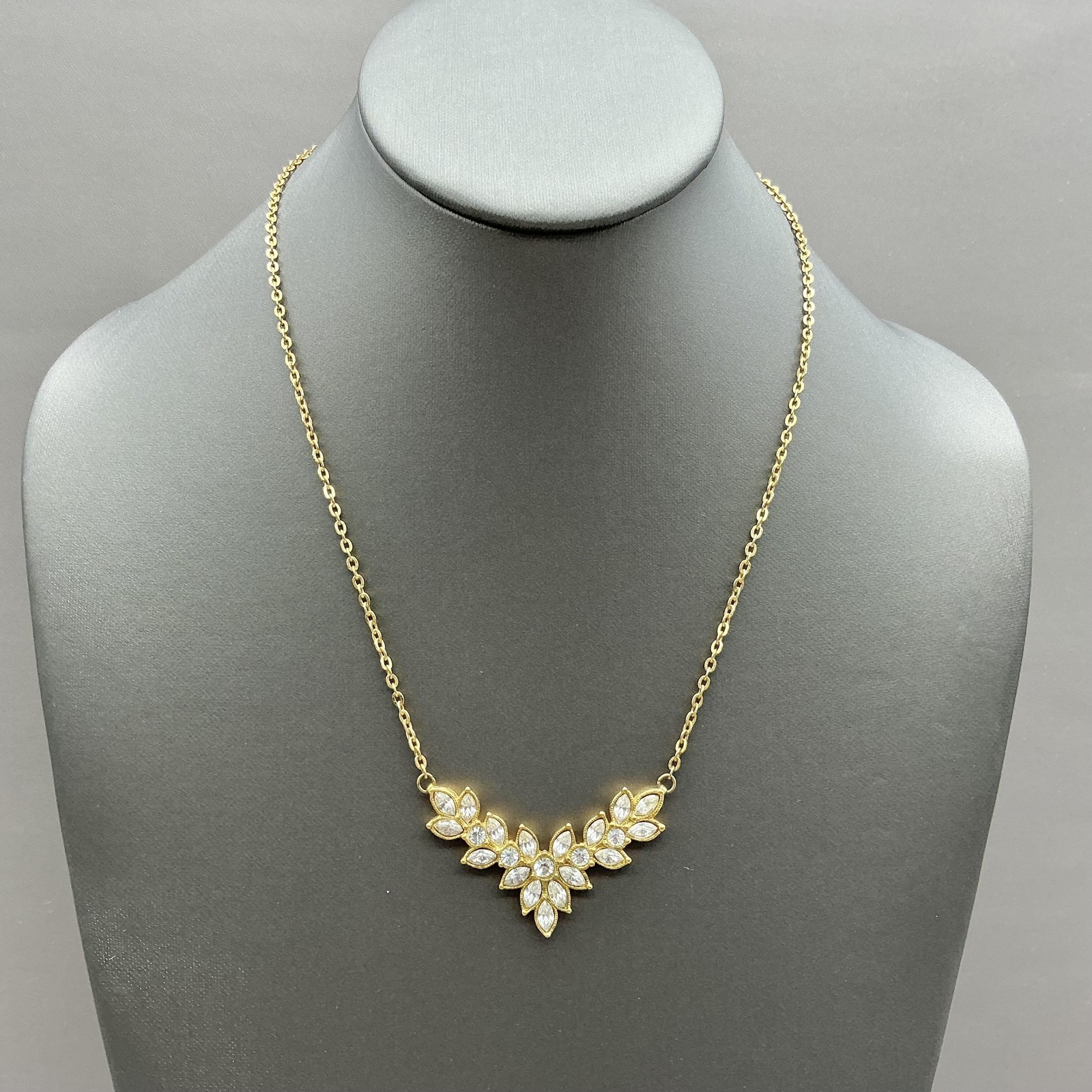 Avon Necklace Gold Tone Rhinestone Crystal Flower Bib Statement 18 Inch Jewelry