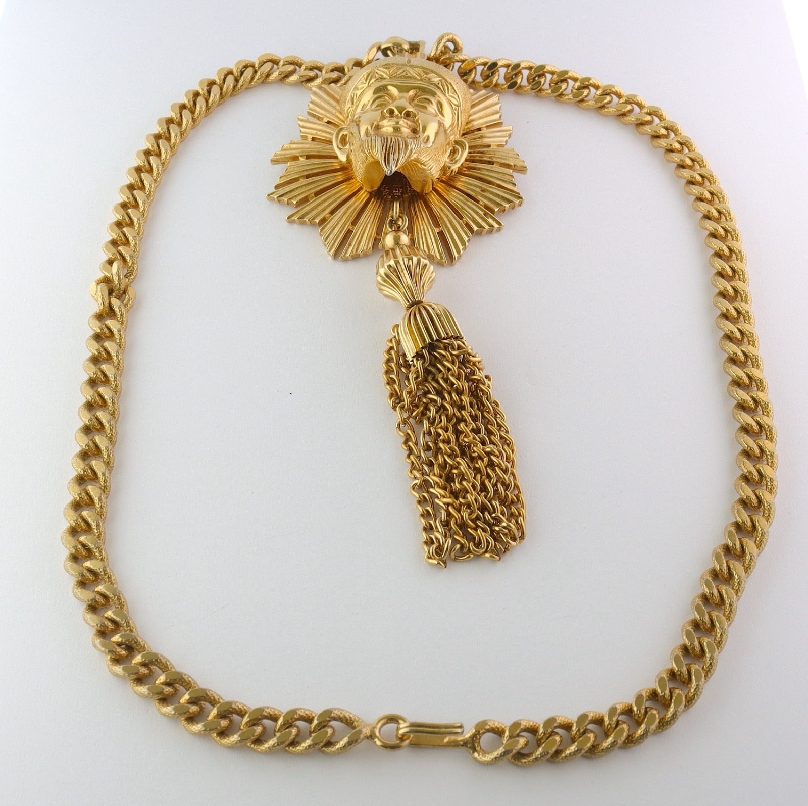 Vintage Nettie Rosenstein Gold-tone Head Pendant Curb Chain Necklace – NEW