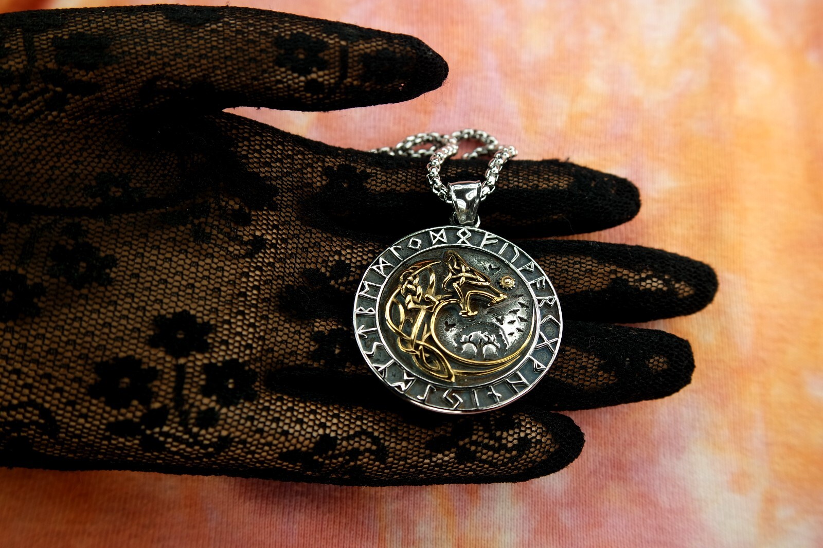 Fenrir Necklace Garmr Dire Wolf Hellhound Yggdrasil Runes Pendant Stainless