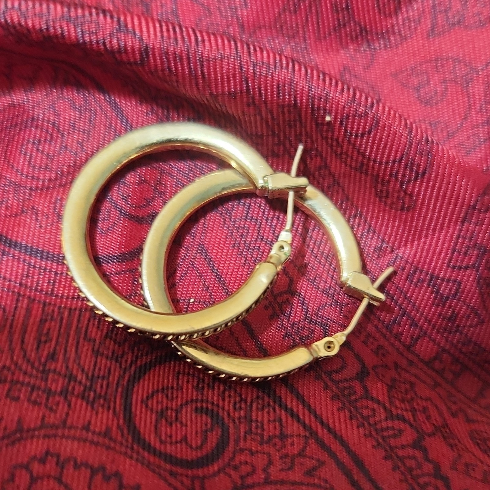 Gold Tone Textured Round Hoop Earrings Hinged Closure Metal No Stone