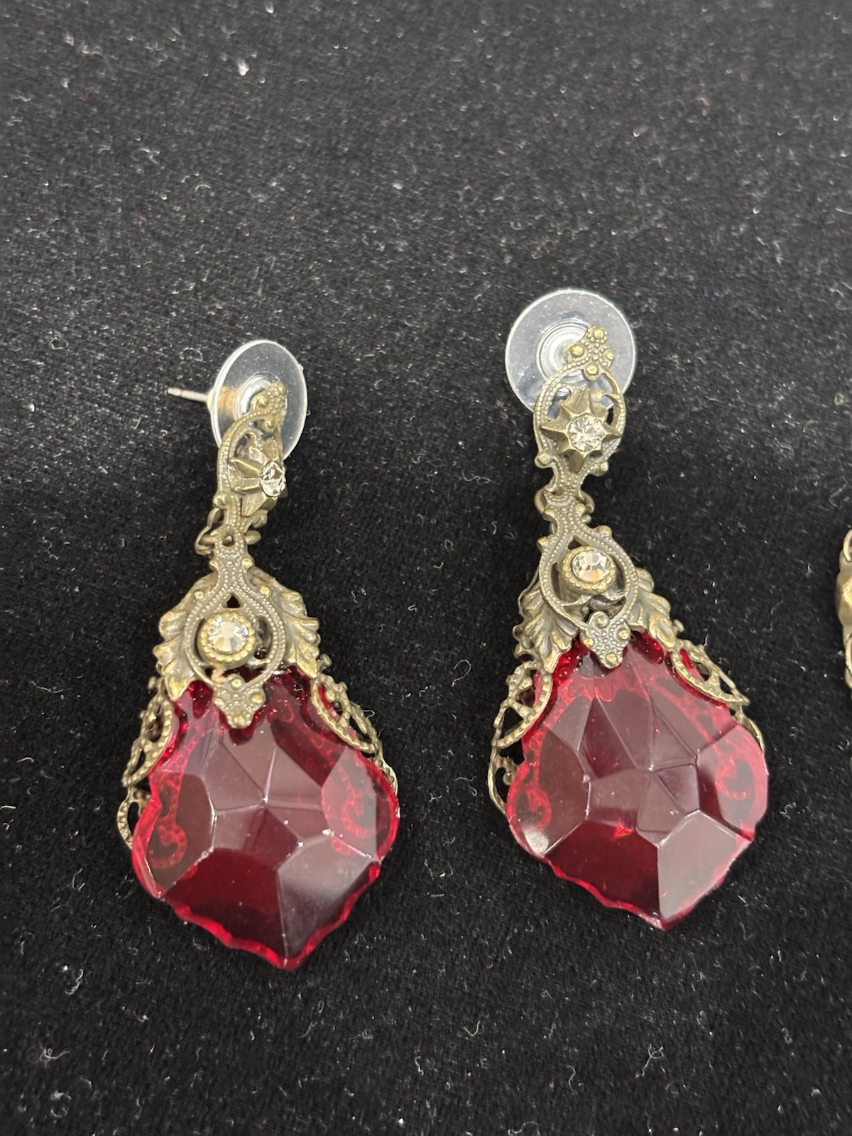 Sweet Romance Art Nouveau Gothic Inspired Earrings And Necklace Set.