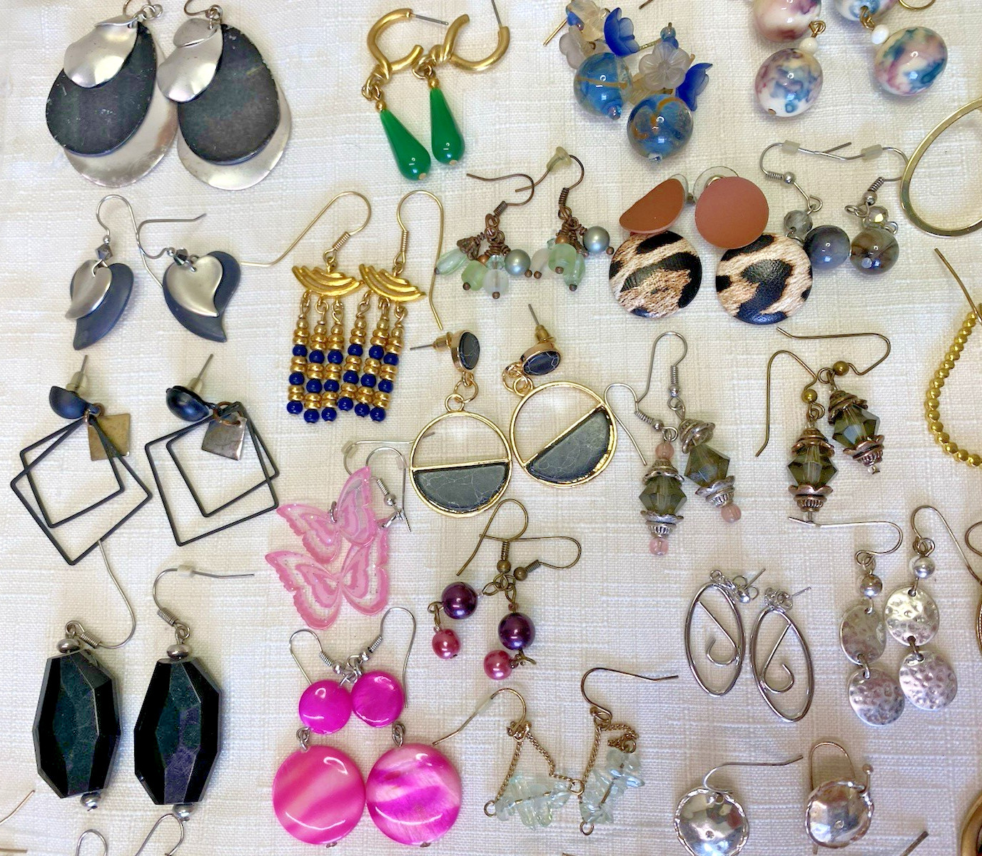 COSTUME EARRINGS Lot 81 Pairs Dangle Drop Beaded Metal Vintage to Modern Mix