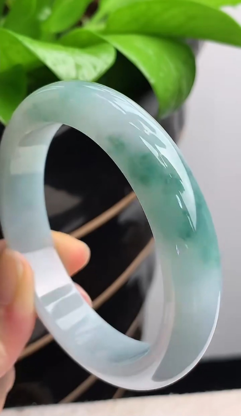 Beautiful 56/58mm Natural Jadeite Old Pit Ice Floating Flower Formal Bangle 飘花