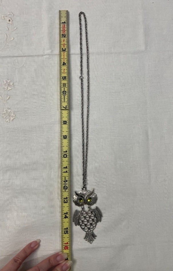 Silver Tone Owl Charm Pendant Necklace Green Eyes Cable Chain 18 in Metal