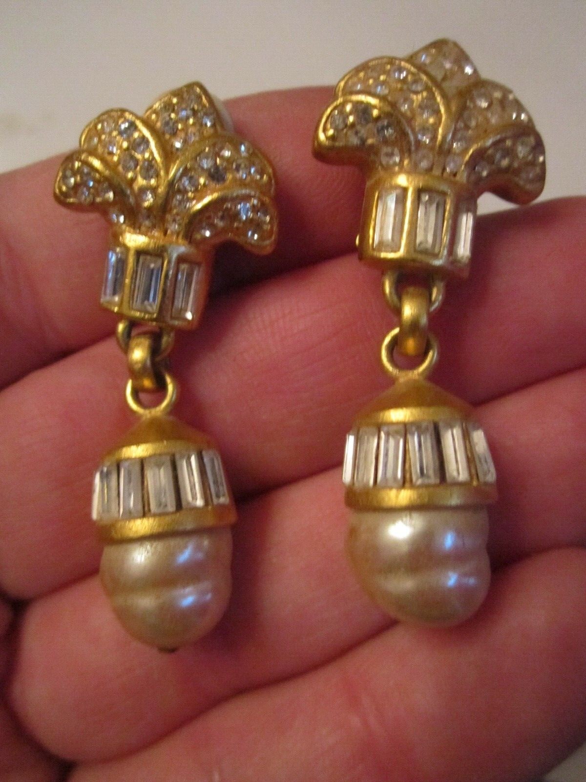 VINTAGE LINDA LEVINSON EARRINGS – CRYSTALS AND FAUX PEARL HEAVY – 2″ L – OFC-8
