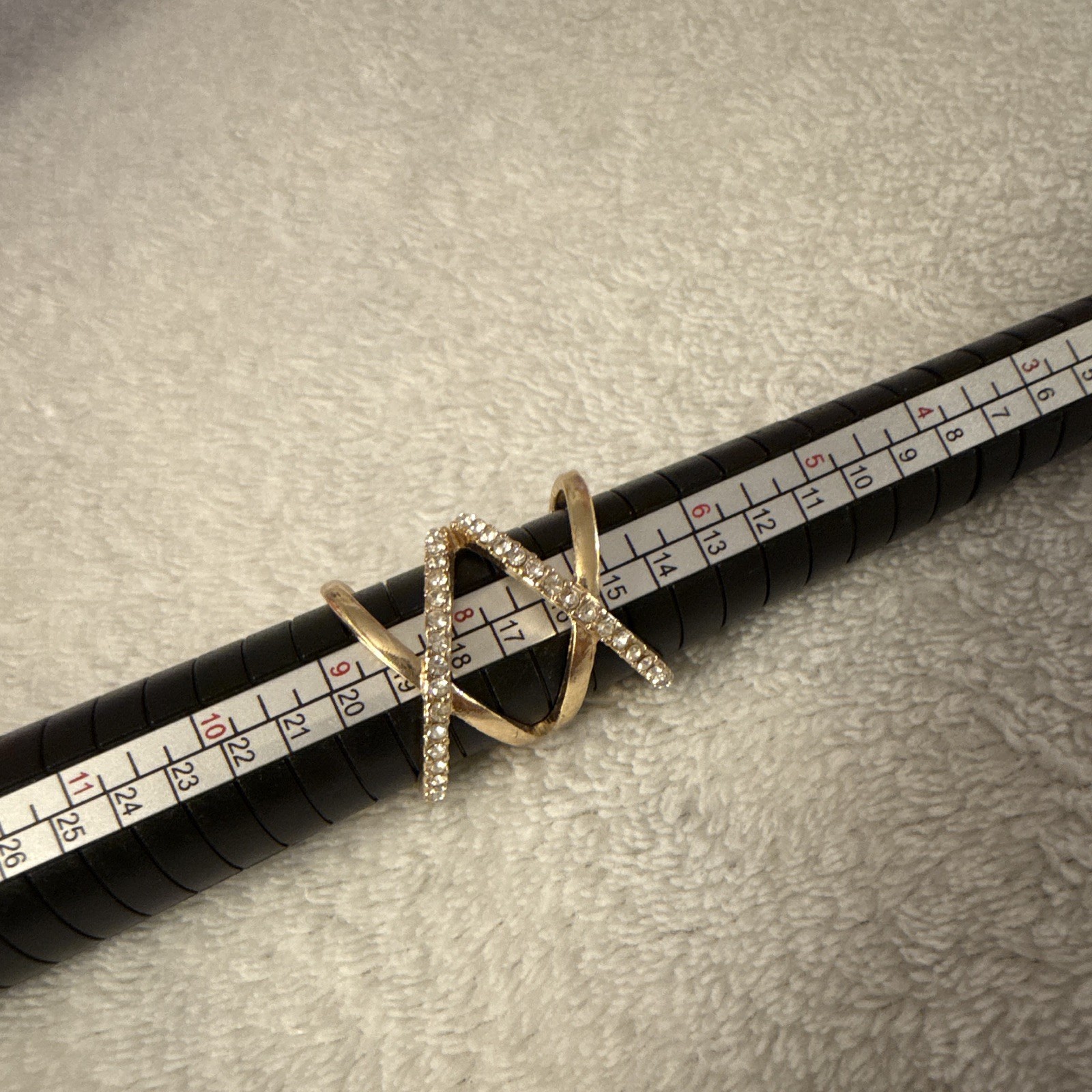 Gold Tone Wrap Crisscross X Band Ring Round Clear Crystal Accents Size 7-9