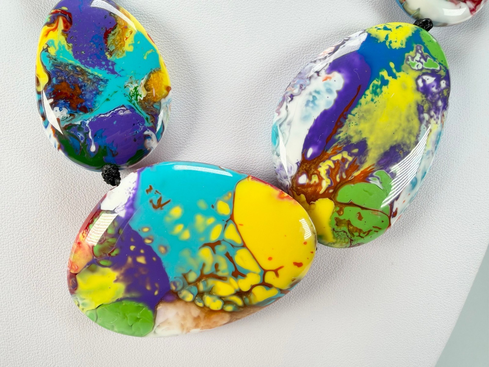 Sobral – Multi-Colour “Gabriele K” Resin Necklace ( 003616 )
