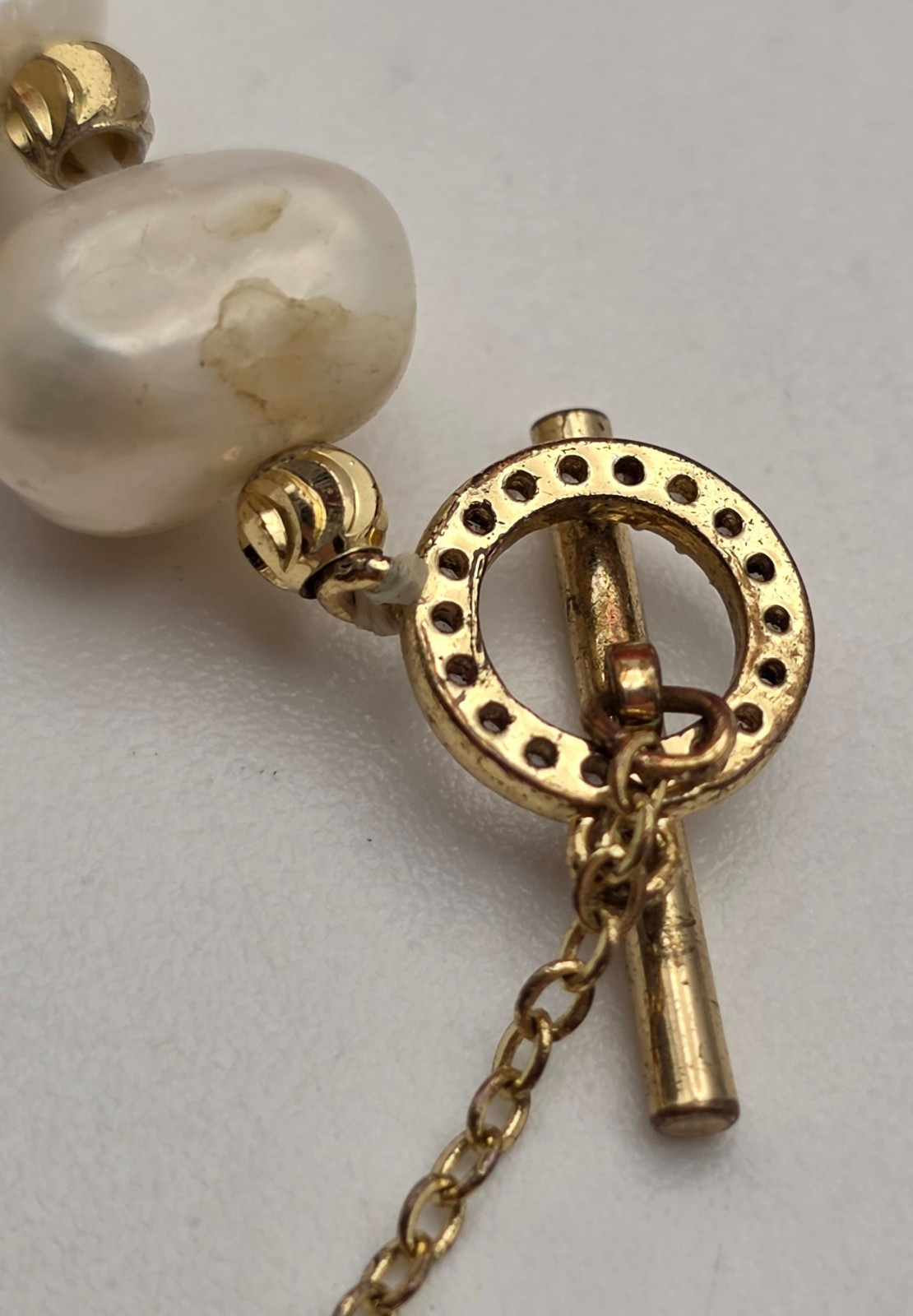 Natural Freshwater Baroque Pearl Bracelet Gold Tone CZ Toggle 7 In 9.1mm